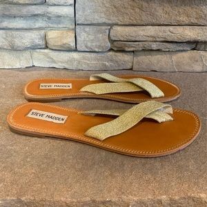 Steve Madden strappy gold flip flop sandals